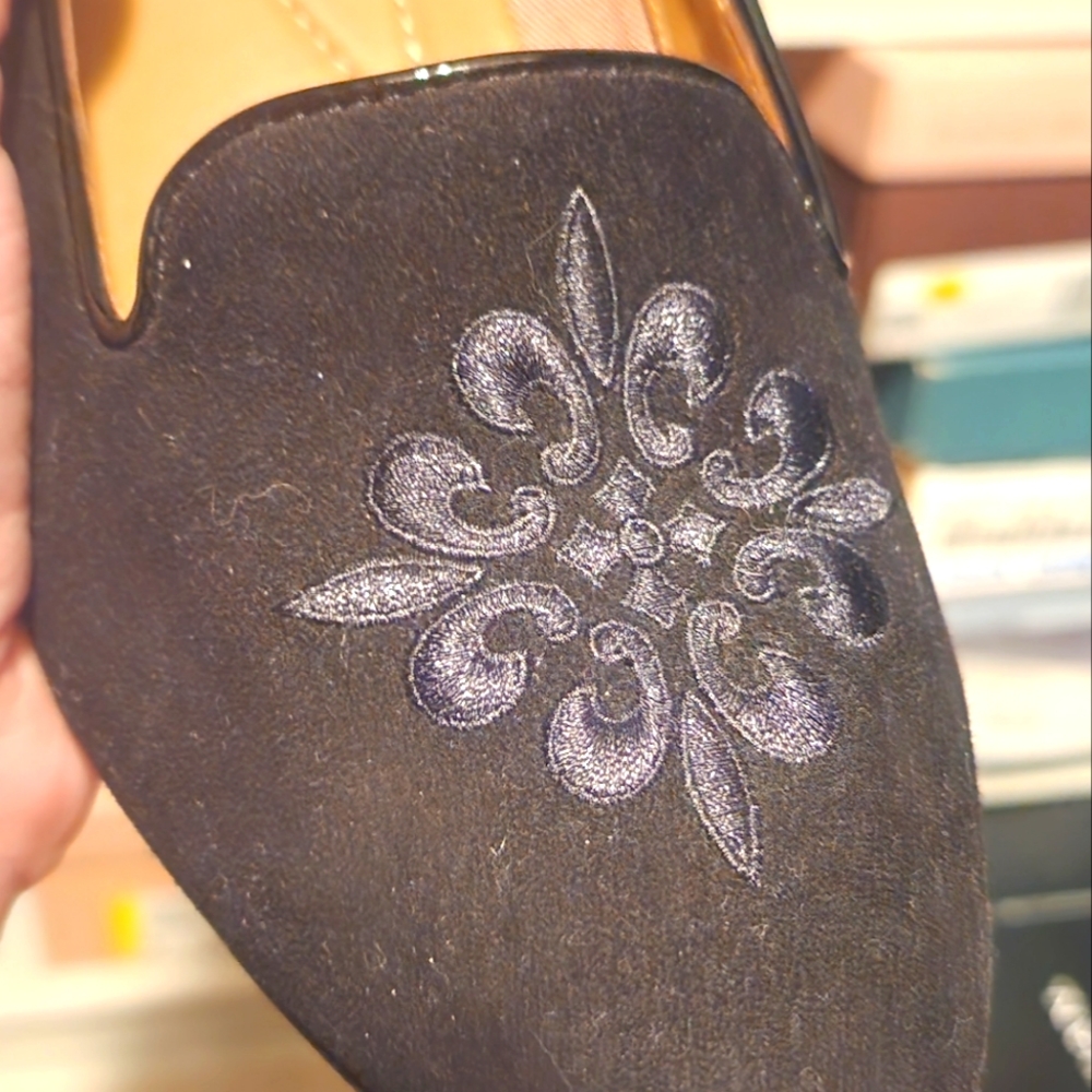 Nwt 9M Womens Clarks black cigarette flats